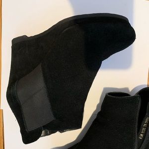 Chinese Laundry Black Wedge Bootie Size 6
